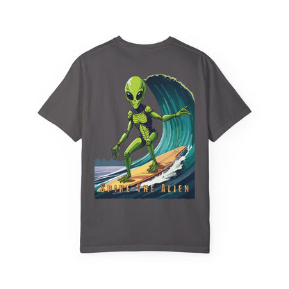 Surfing Alien Unisex T-Shirt - Fun Graphic Tee for Eccentric Style